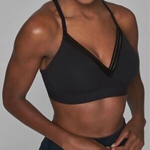 Athleta's Everyday Bra In Powervita™ D-DD: Medium Black gently worn